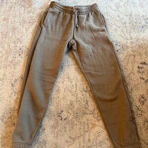 TNA Cozy Fleece Jogger in Taupe